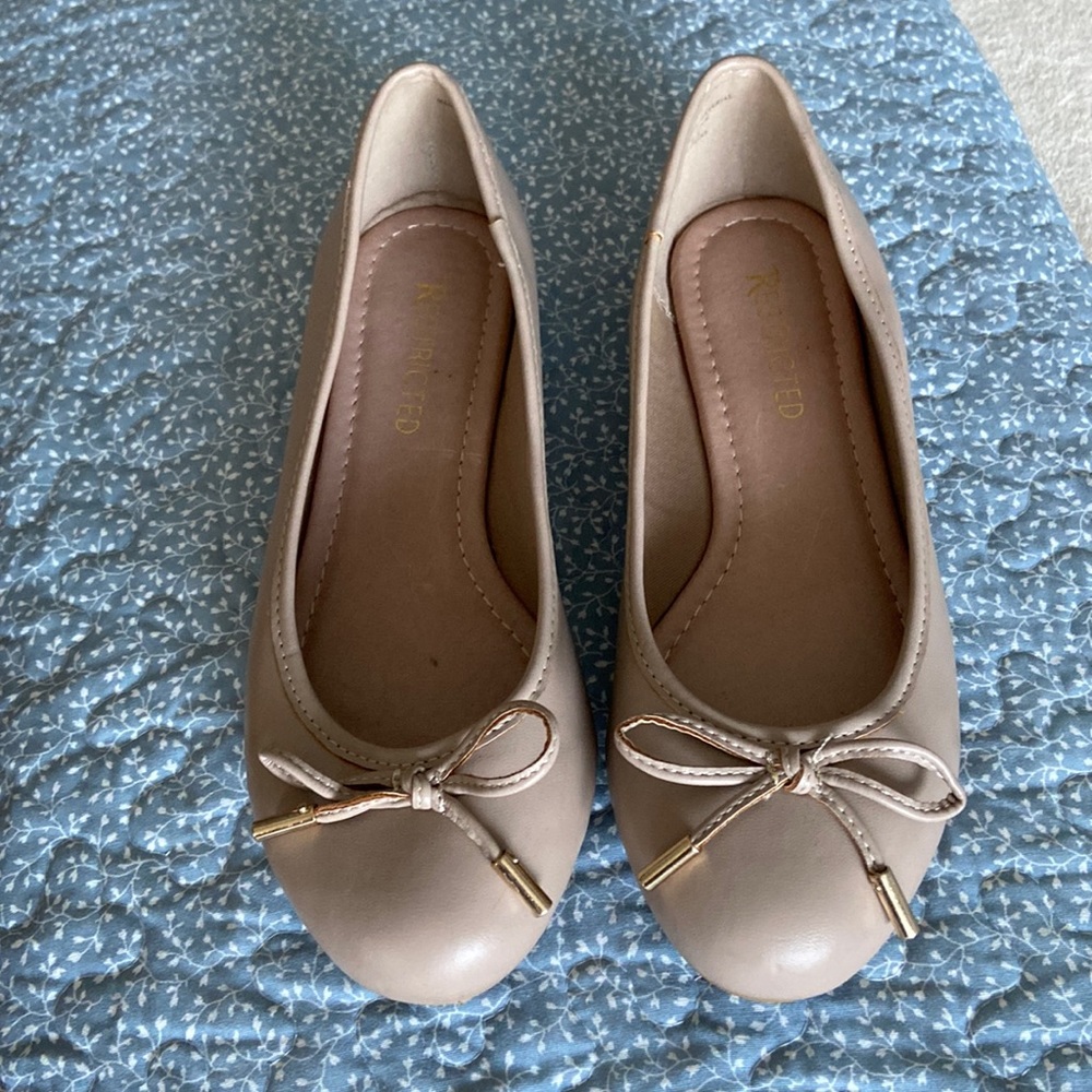 Beige ballet type flats size 7.5